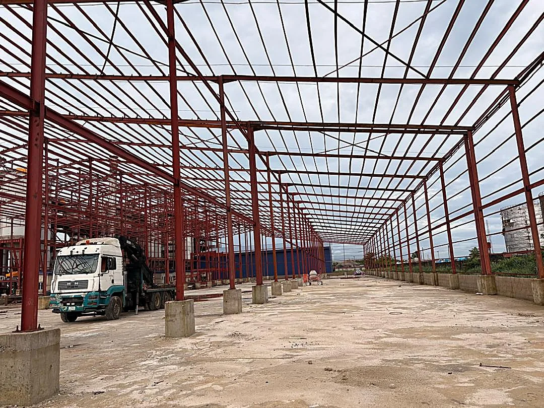 Commercial warehouse steel truss roof frame